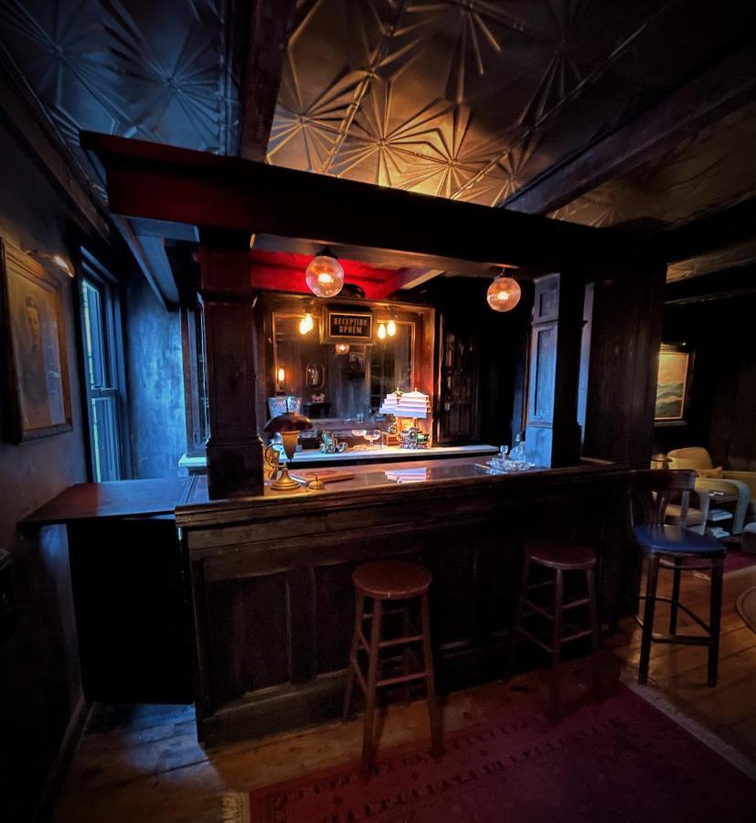 ホテル Crew'S Quarters Boarding House - Caters To Men プロビンスタウン エクステリア 写真