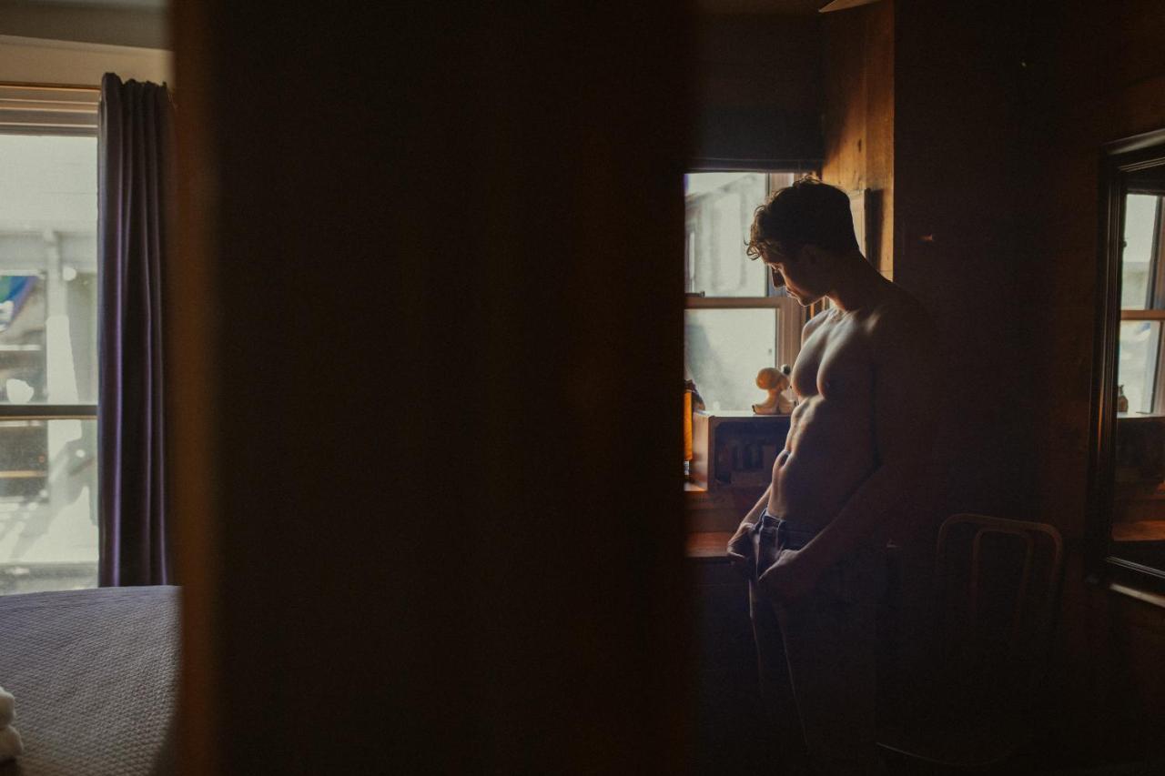 ホテル Crew'S Quarters Boarding House - Caters To Men プロビンスタウン エクステリア 写真